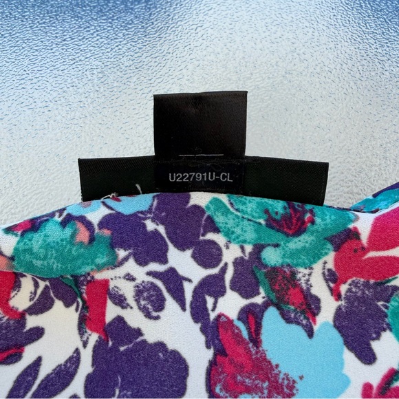 Attention Multi-Color Floral Pintuck Front Flutter Sleeve Blouse ~ Women’s XXL - Picture 8 of 10